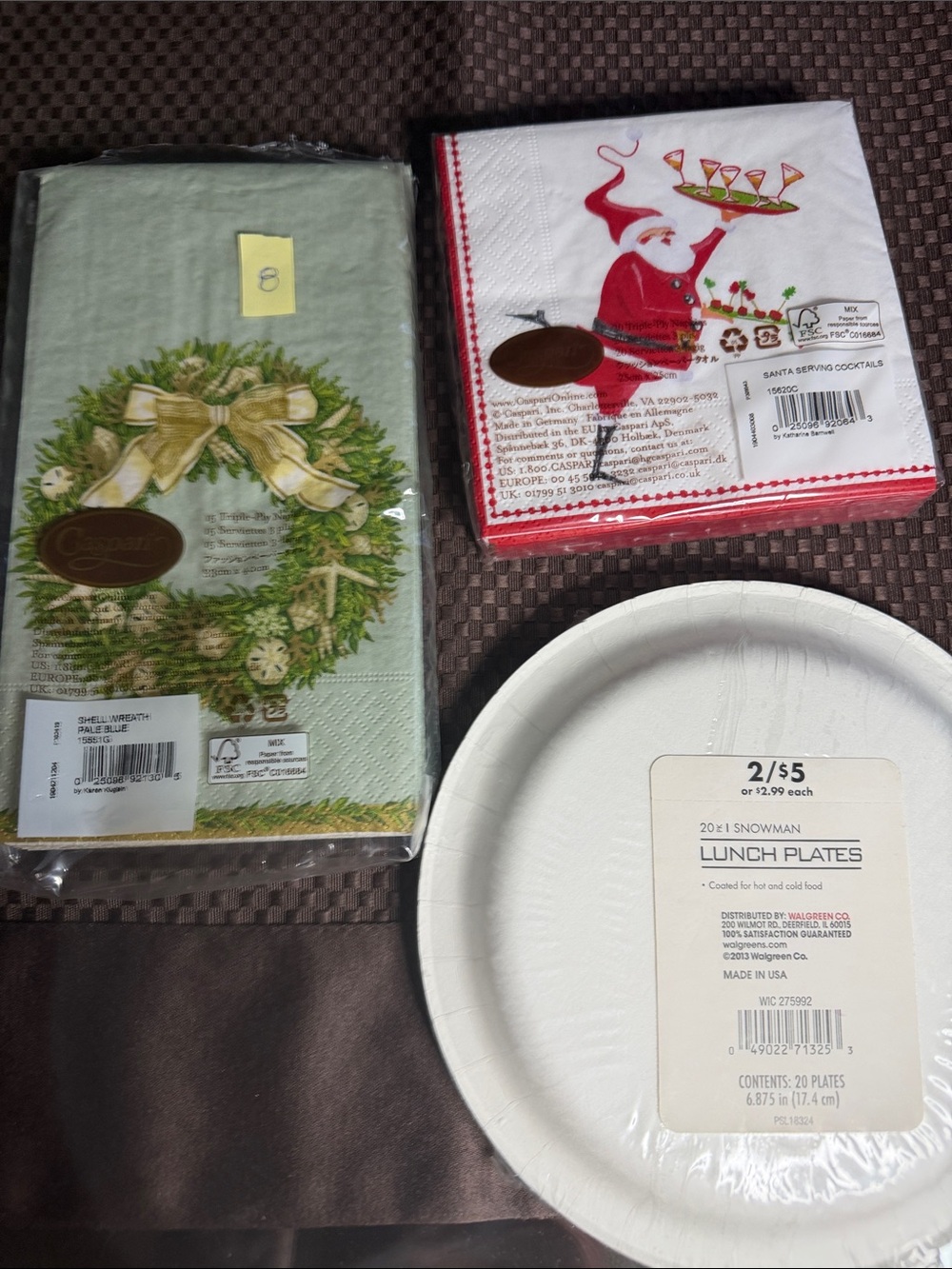 Caspari Festive Christmas Santa Paper Napkins & Santa paper plates - Picture 2 of 2